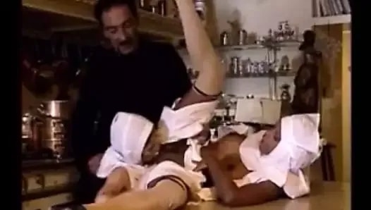 Türkçe dublaj oruspu rahibeler izle siparis getirene ciplak kapi acma